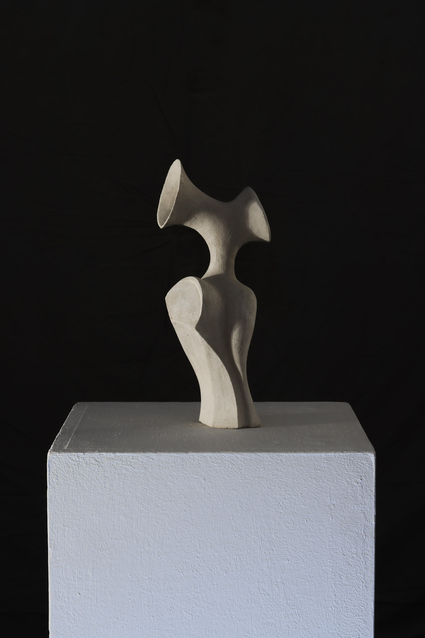 Listening post Unfired ceramic12x9x27cmnfs