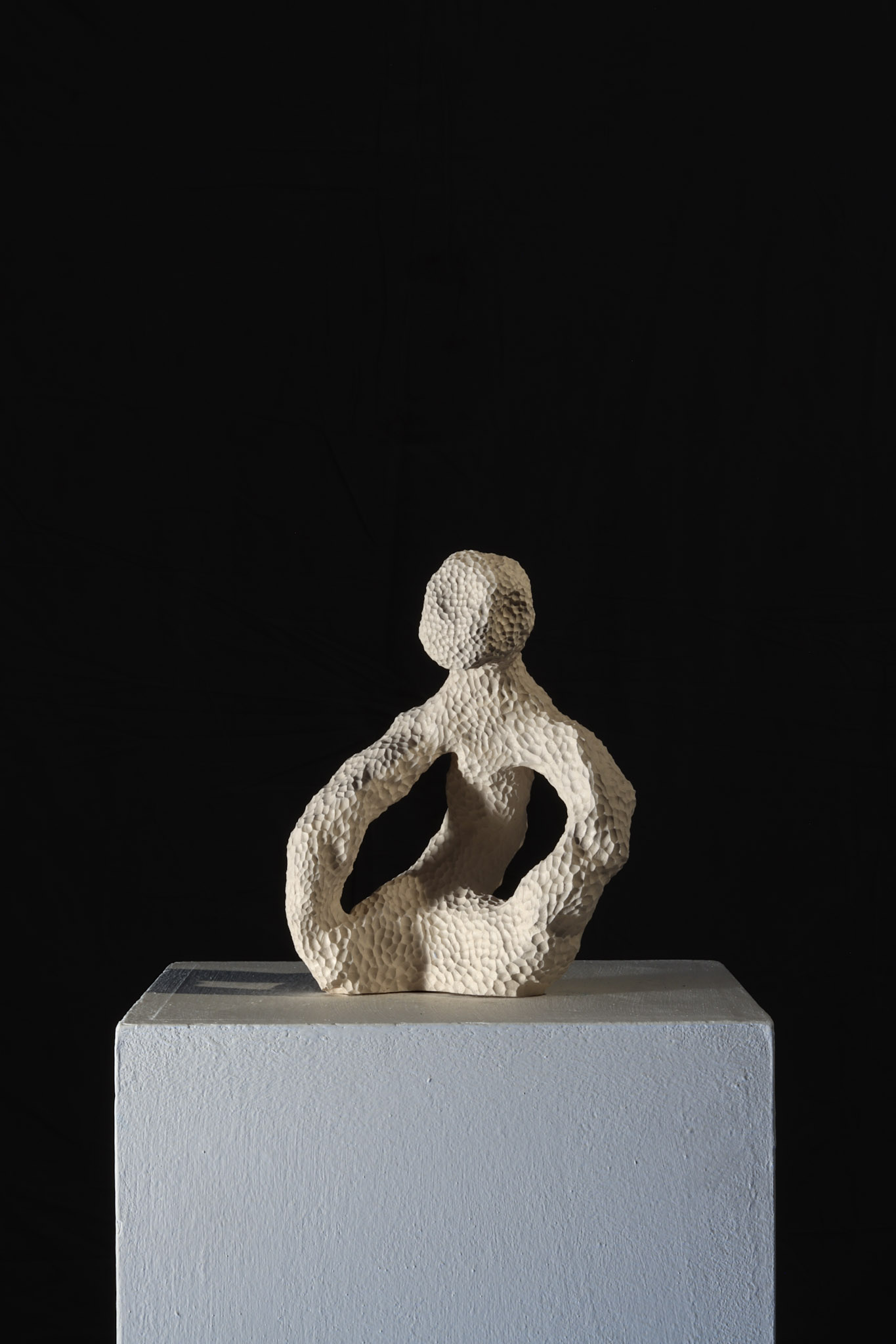 Weathered figure Ceramic18x14x22cmnfs